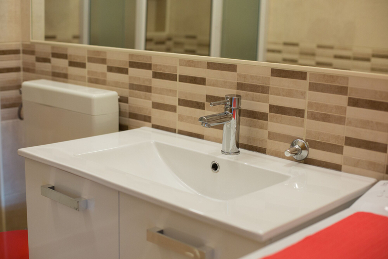 Bathroom 3, Apartments Six, Kraljevica