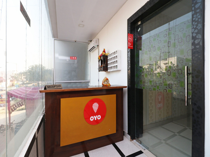 OYO 11717 Gold Star Suits, Faridabad