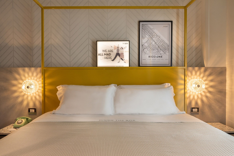 Bedroom 3, ザ・ボックス・リッチオーネ(大人専用), Rimini