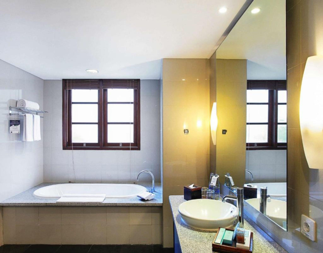 Bathroom 11