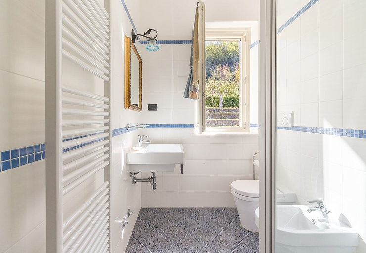 Bathroom 5, Tenuta Pian D'Attesio, Cuneo