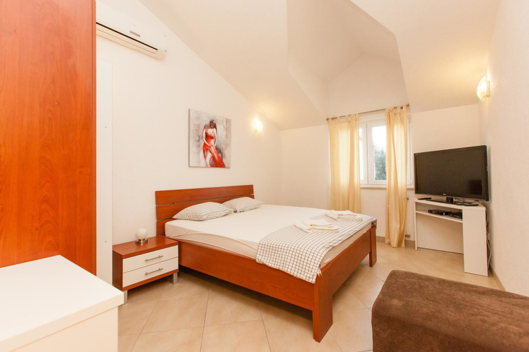 Bedroom 3, Apartments Villa Luna, Okrug