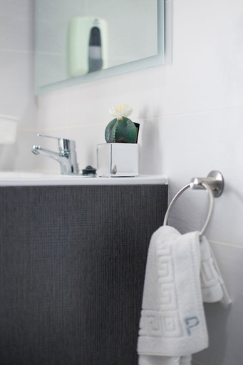 Bathroom 3, Hostal Pardo, Tarragona