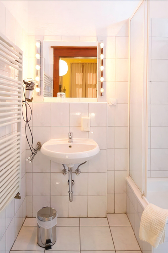Bathroom 5, Hotel Avalon, Region Hannover