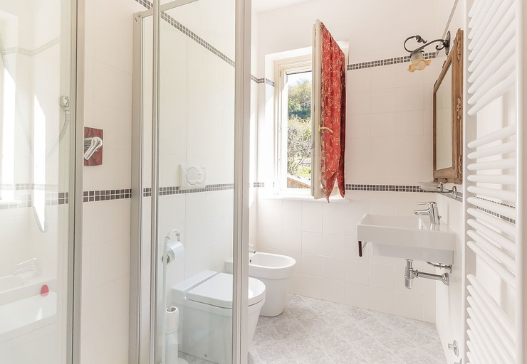 Bathroom 5, Tenuta Pian D'Attesio, Cuneo