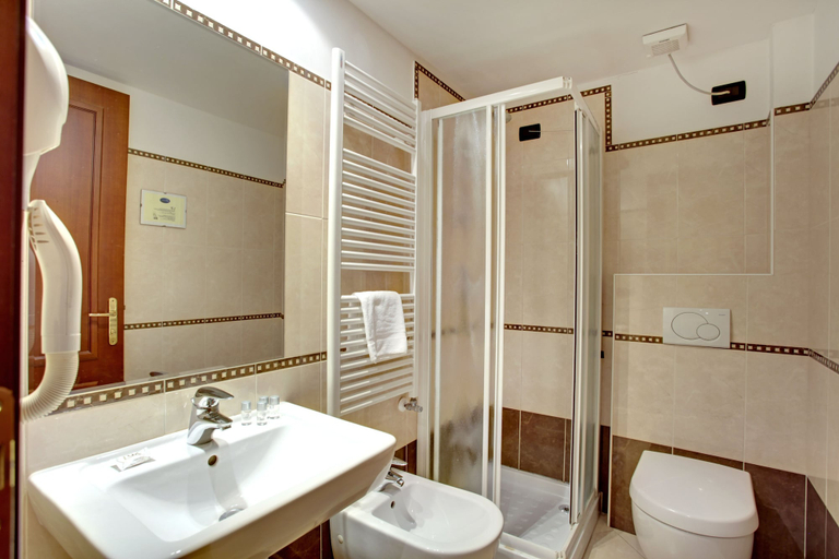 Bathroom 4, Garden Houses, Venezia