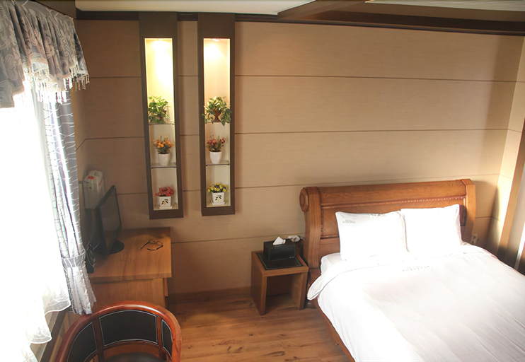 Bedroom 2, Noblesse Hotel, Gwangsan