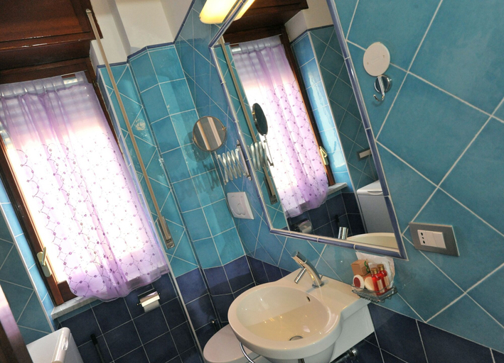 Bathroom 4, Le Case Della Costa, Salerno