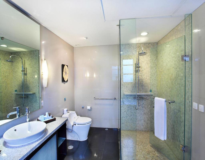 Bathroom 10