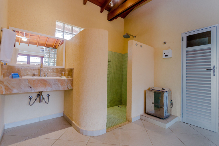 Bathroom 5, Beach Hotel Cambury, São Sebastião