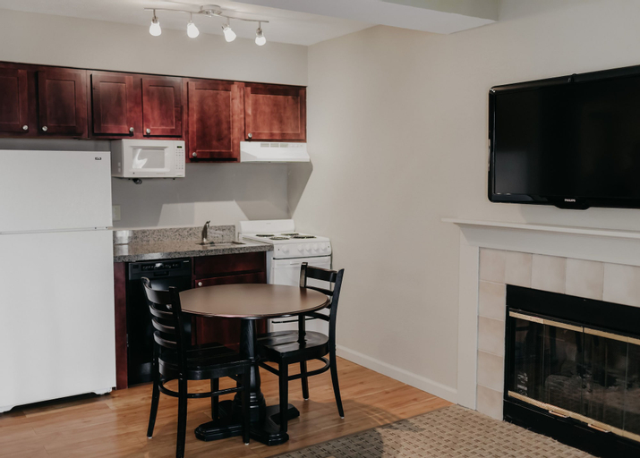 Dining Room 11