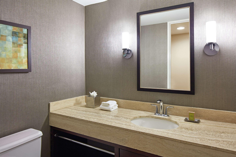 Bathroom 10