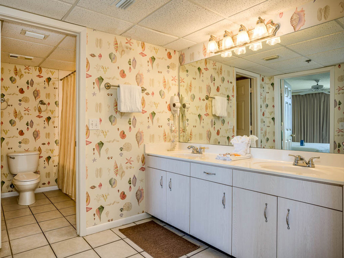 Bathroom 5, Long Beach Resort 4-1101, Bay
