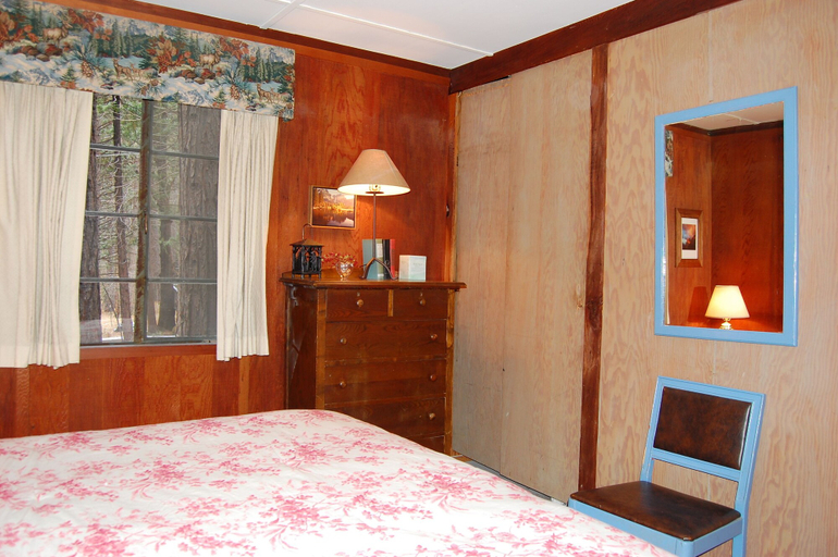 Bedroom 2, Heart of the Meadow, Mariposa