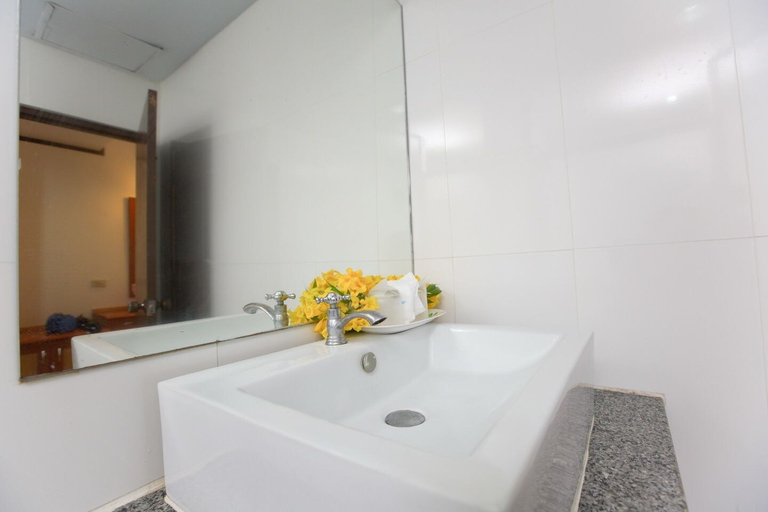 Bathroom 4, Muaklek Paradise Resort, Muak Lek