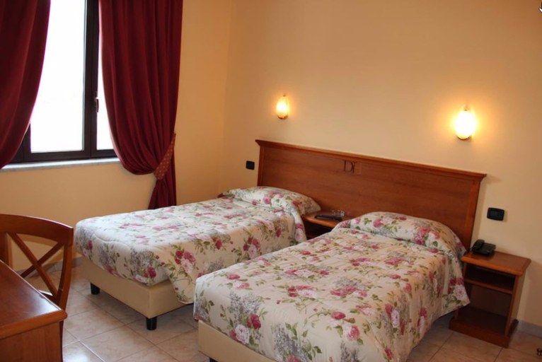 Bedroom 3, Demy Hotel, Massa Carrara