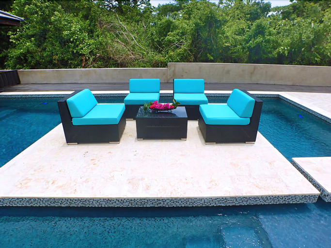 Cool Breeze, 3BR by Jamaican Treasures,