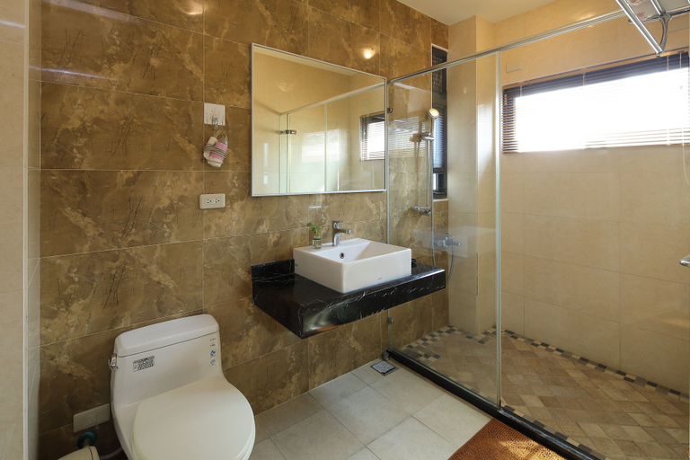 Bathroom 4, Yuli Rainbow Bridge Homestay, Hualien