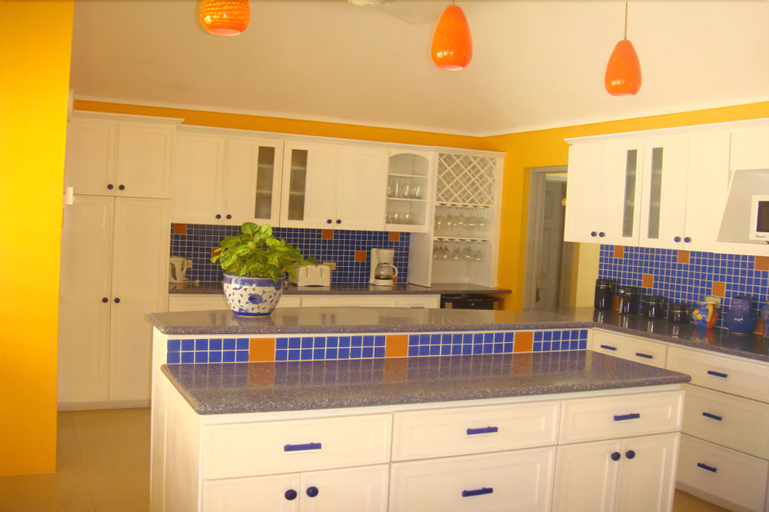 Kelso Villa, 4BR by Jamaican Treasures,