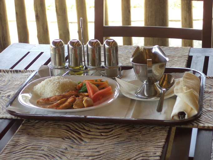 Food & Drinks, Pakuba Safari Lodge, Nwoya
