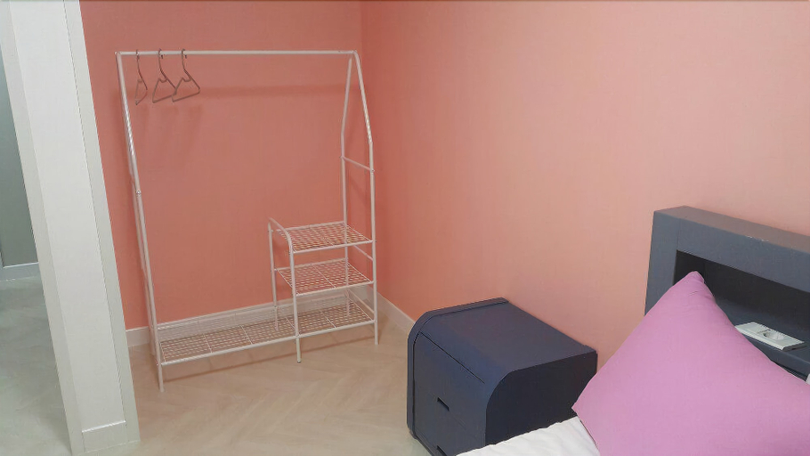 Bedroom 4, Yoohoo House, Dong