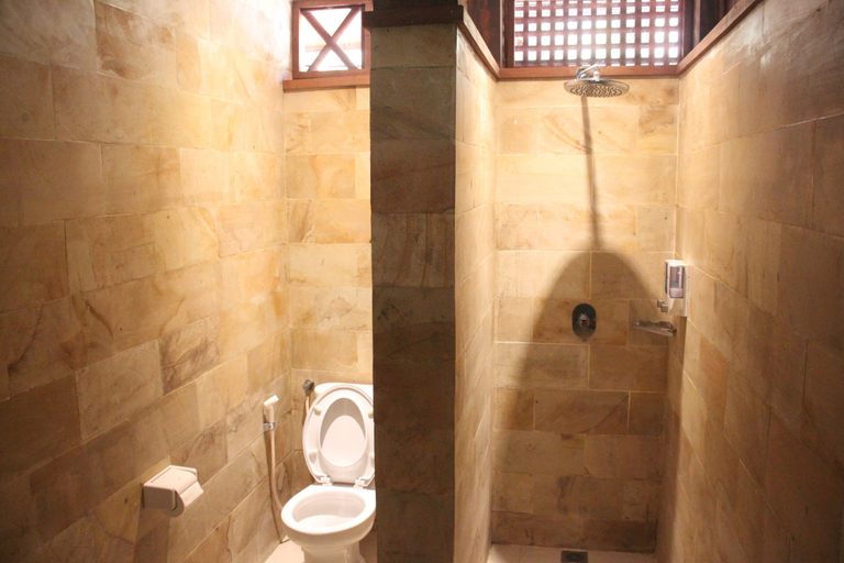 Bathroom 5, Puri Komodo Resort, West Manggarai