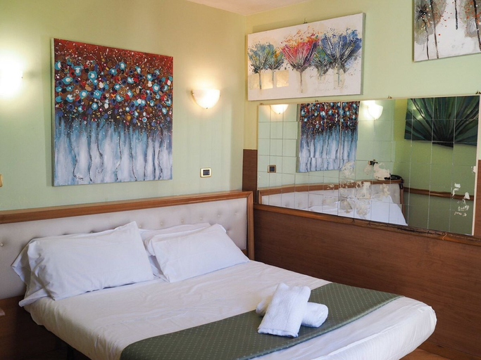Bedroom 3, Regina Margherita, Roma