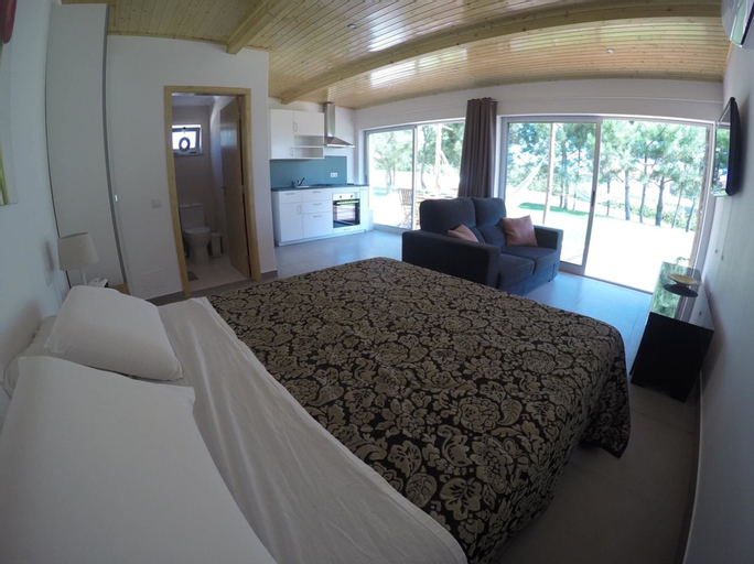 Studio in Serra do Bouro, With Pool Access, Enclosed Garden and Wifi -, Caldas da Rainha