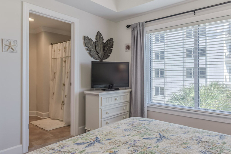 Bedroom 1, Palm Beach C21, Baldwin