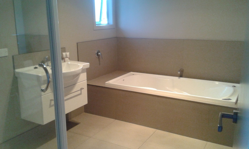 Bathroom 5, South Street West Motel, Manawatu