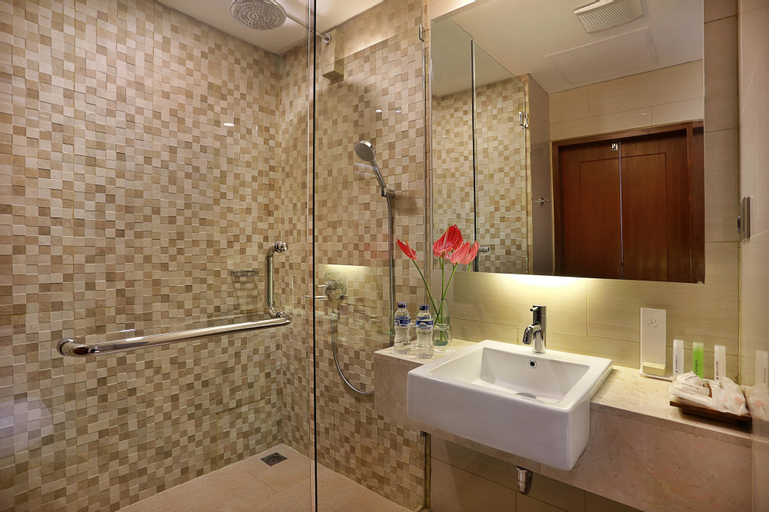Bathroom 12