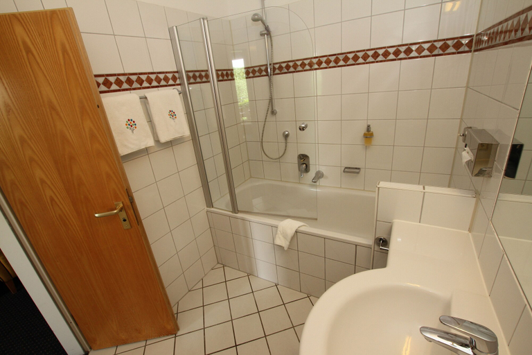 Bathroom 5, Jammertal Resort, Recklinghausen