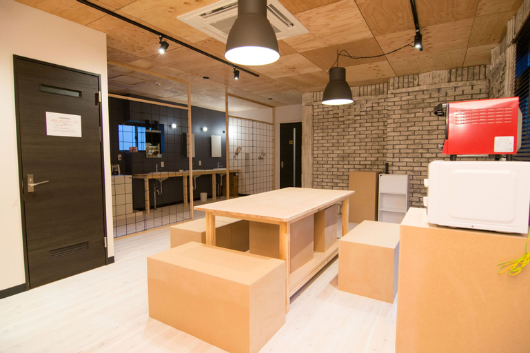 TONAGI Hostel and Cafe, Fukuoka
