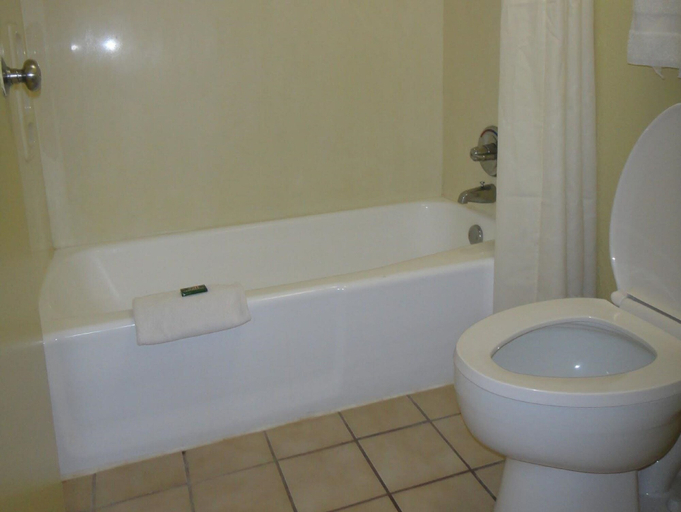 Bathroom 4, Red River Inn Alexandria, Rapides