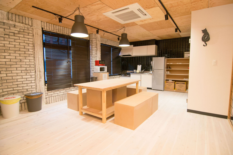 TONAGI Hostel and Cafe, Fukuoka