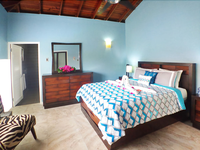 Cool Breeze, 3BR by Jamaican Treasures,