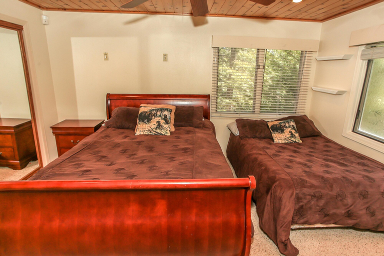 A Jack and Tens Resort, San Bernardino