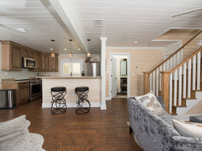 Public Area 2, 6West Beach Cottages, Pinellas