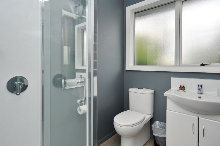 Bathroom, Charlesworth Villa, Christchurch