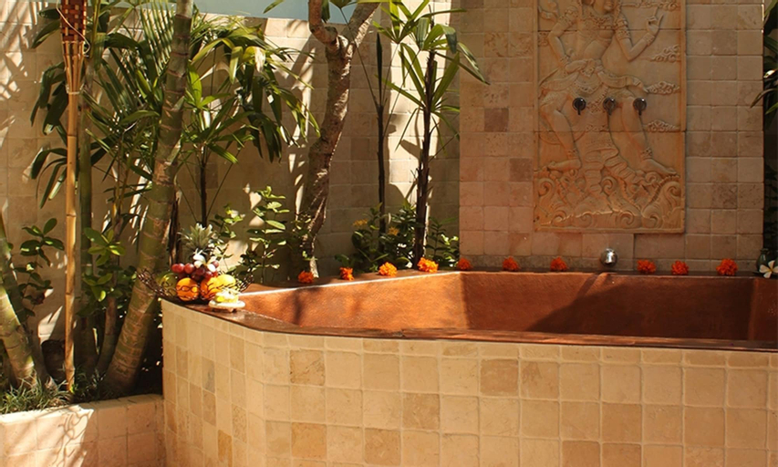 Bathroom 14