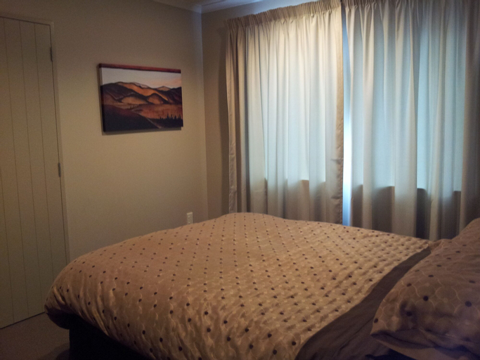 Glencairn Glamour, Mackenzie