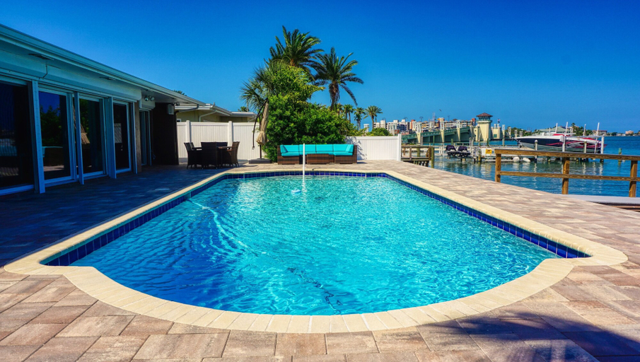 Sport & Beauty 3, Elegant Premier Waterfront Home (7989), Pinellas