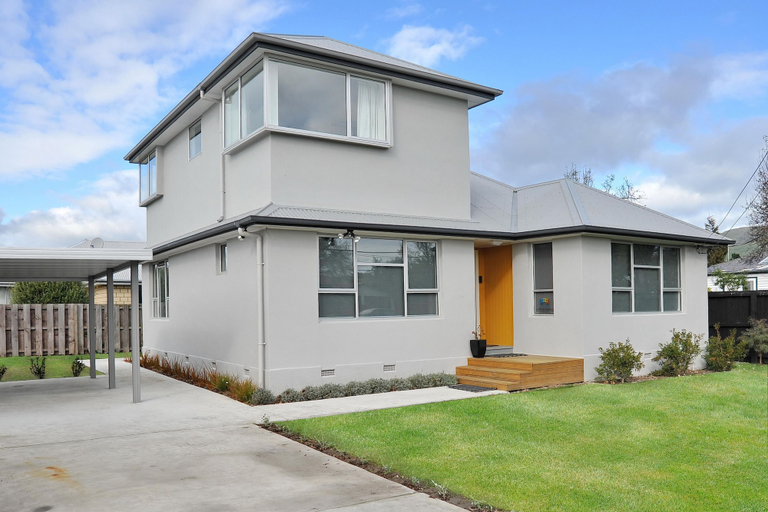 Exterior & Views