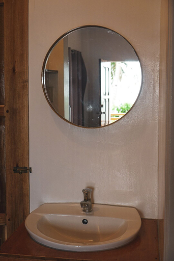 Bathroom 4, Yama Beachfront House, General Luna