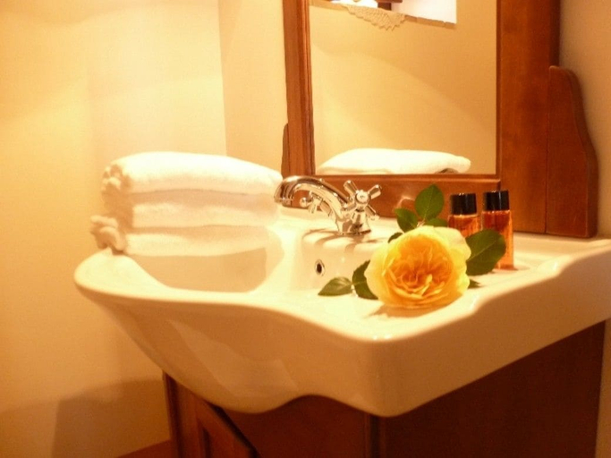 Bathroom, Castel Brunello, Siena