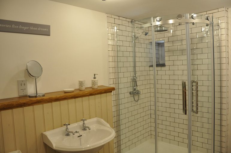 Bathroom 3, The Barn at Cae Bach, Anglesey