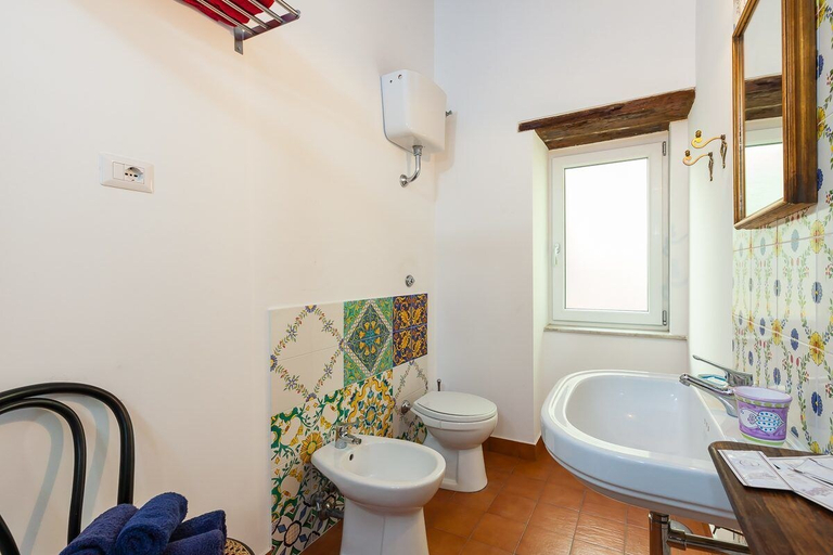 Bathroom 3, B&B Da Roberto, Napoli