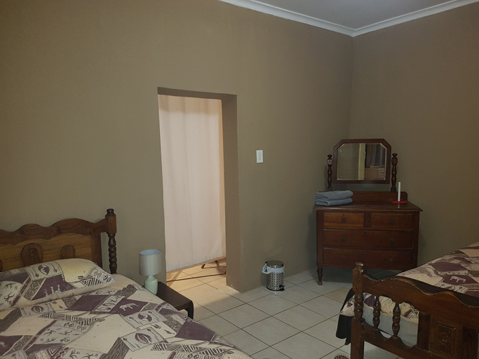 Bedroom 4, Kareekloof Game Farm, Bojanala
