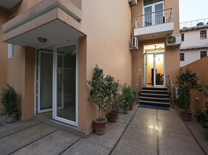 OYO 429 Hotel Kisna Residency, Gurgaon