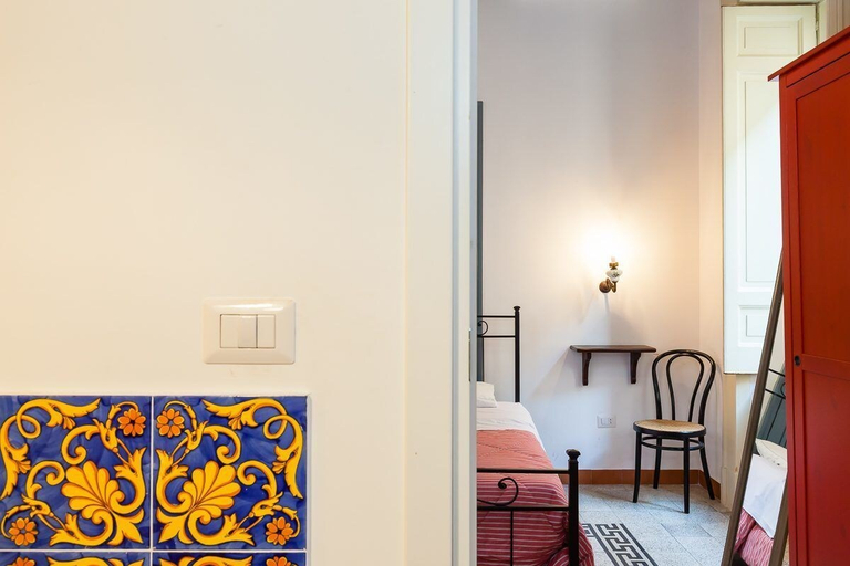 Public Area 2, B&B Da Roberto, Napoli